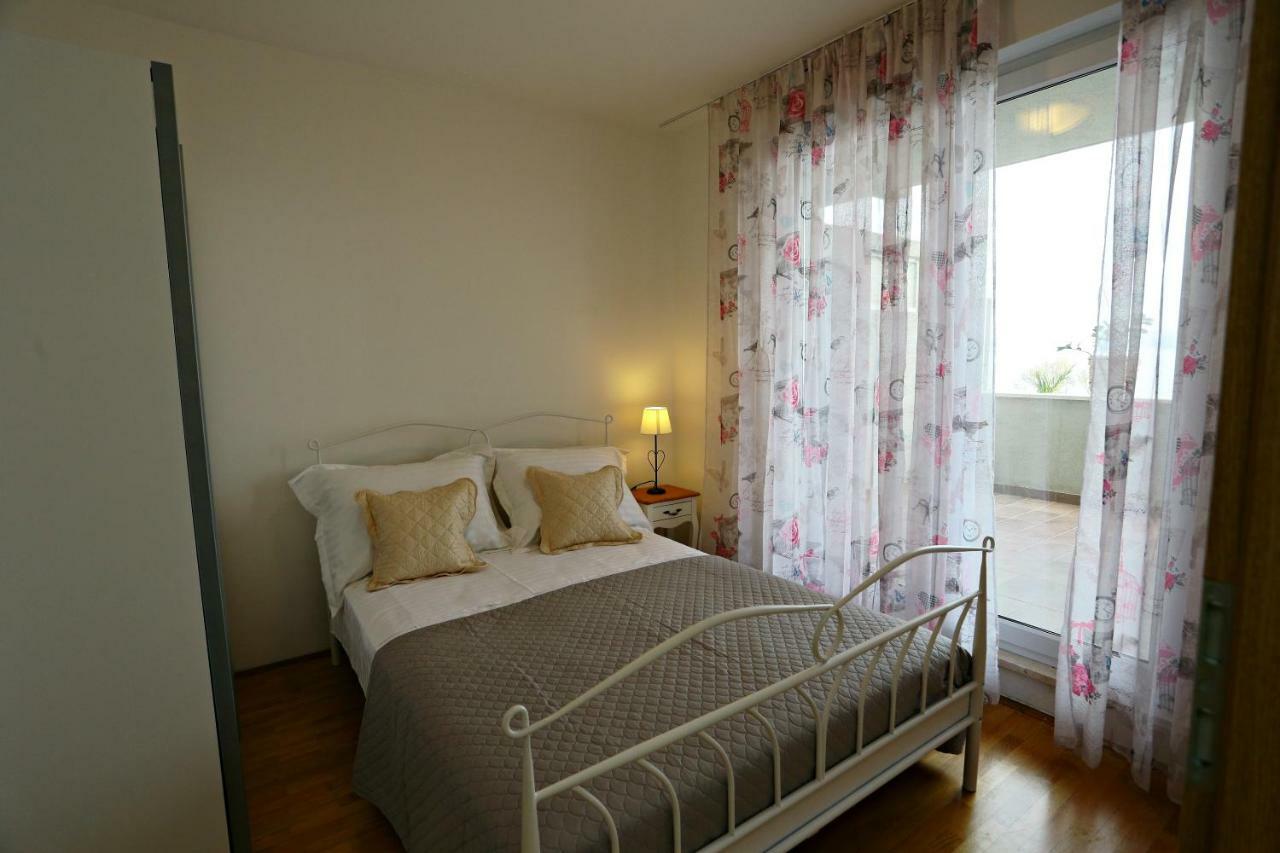 Apartman Lucita สปลิท ภายนอก รูปภาพ