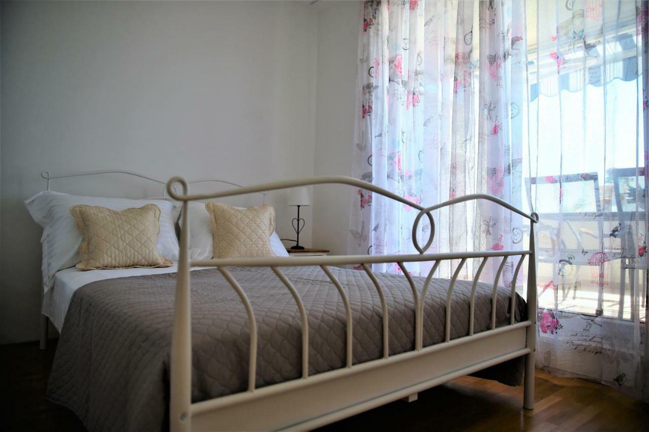 Apartman Lucita สปลิท ภายนอก รูปภาพ